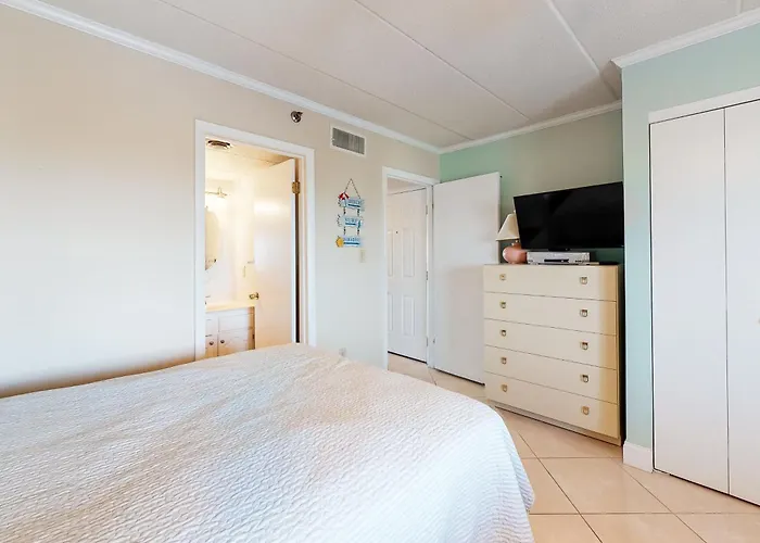 La Mirage Apartment